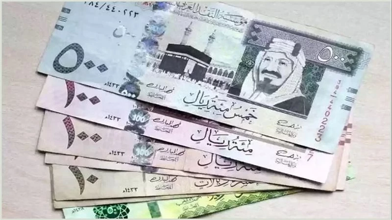 12.95جـ .. سعر الريال السعودي امام الجنية المصري في البنوك 2025