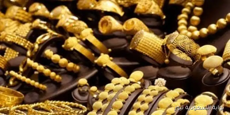 الذهب يتراجع 15 جنيهًا في السوق المصري وعيار 21 يصل إلى 4865 جنيهًا
