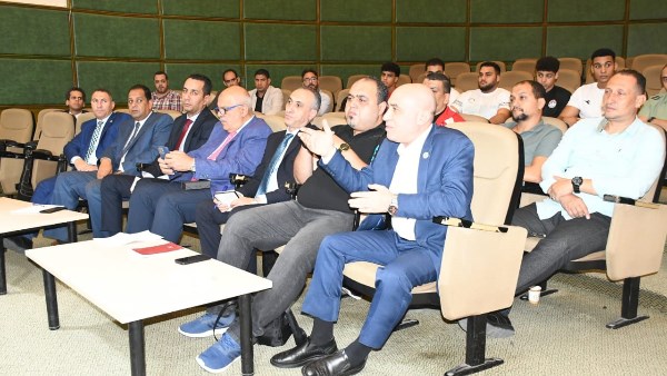 وزير الشباب والرياضة يجتمع بأبطال رفع الأثقال لبحث سبل دعمهم وتطوير برامج الإعداد